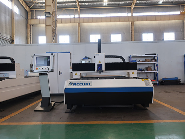 Good Sale CNC Raycus Fiber Laser Cutting Machine 1000W